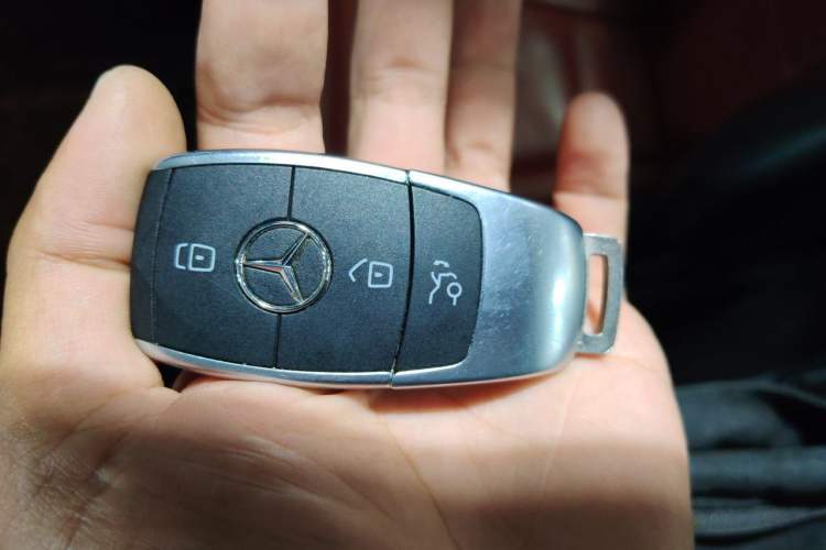 Used Mercedes-Benz GLC Coupe 2022 Refreshed GLC 260 4MATIC Coupe SUV Vehicle Key