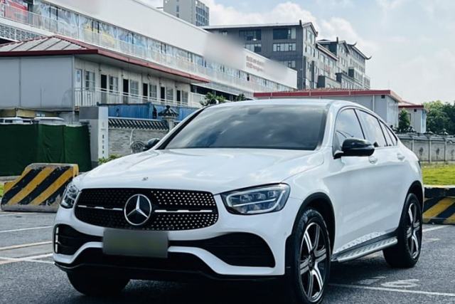 Ojetý Mercedes-Benz GLC Coupe 2022 Refreshed GLC 260 4MATIC Coupe SUV