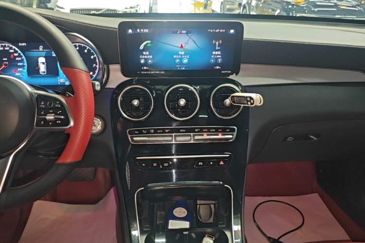Used Mercedes-Benz GLC Coupe 2022 Refreshed GLC 260 4MATIC Coupe SUV Audio And AC Panel