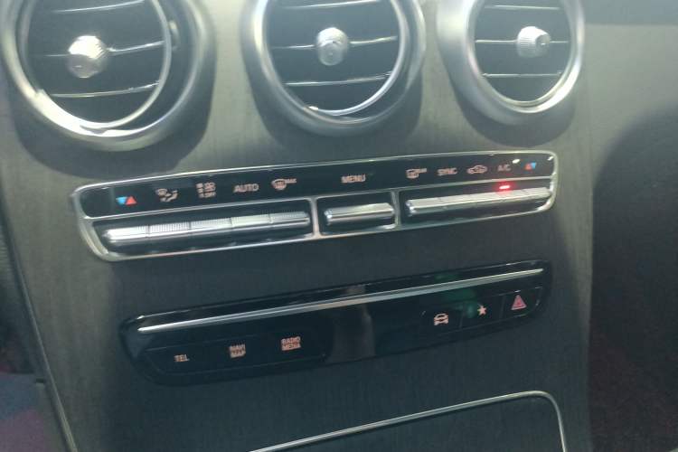 Used Mercedes-Benz GLC Coupe 2022 Refreshed GLC 300 4MATIC Coupe SUV Audio And AC Panel