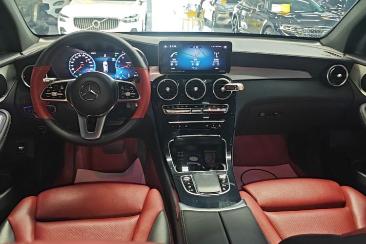 Used Mercedes-Benz GLC Coupe 2022 Refreshed GLC 260 4MATIC Coupe SUV Center Console