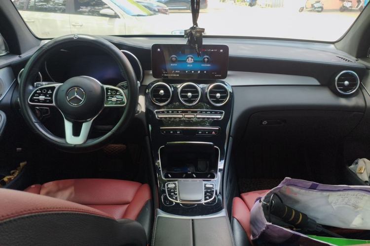 Used Mercedes-Benz GLC Coupe 2022 Refreshed GLC 260 4MATIC Coupe SUV Center Console