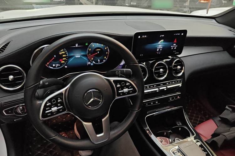 Used Mercedes-Benz GLC Coupe 2022 Refreshed GLC 260 4MATIC Coupe SUV Center Console