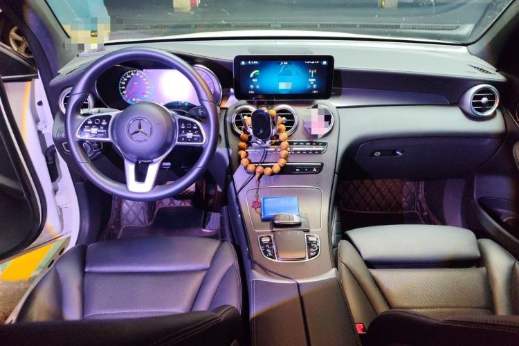 Used Mercedes-Benz GLC Coupe 2022 Refreshed GLC 300 4MATIC Coupe SUV Center Console