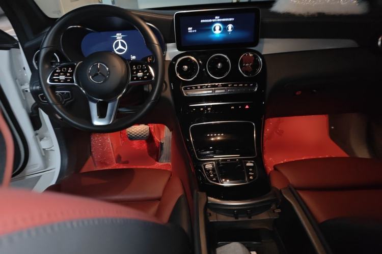 Used Mercedes-Benz GLC Coupe 2022 Refreshed GLC 260 4MATIC Coupe SUV Center Console
