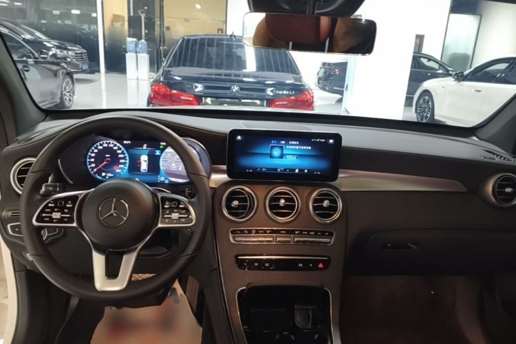 Used Mercedes-Benz GLC Coupe 2022 Refreshed GLC 300 4MATIC Coupe SUV Center Console