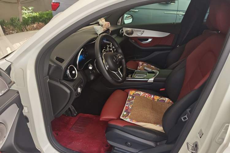 Used Mercedes-Benz GLC Coupe 2022 Refreshed GLC 260 4MATIC Coupe SUV Driver Seat