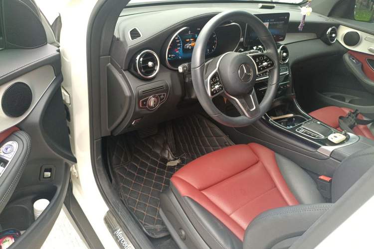 Used Mercedes-Benz GLC Coupe 2022 Refreshed GLC 260 4MATIC Coupe SUV Driver Seat