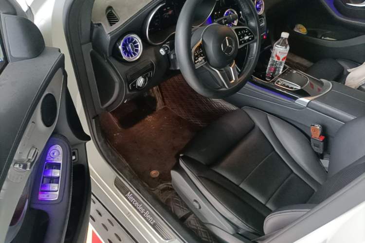 Used Mercedes-Benz GLC Coupe 2022 Refreshed GLC 260 4MATIC Coupe SUV Driver Seat