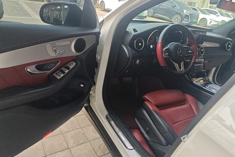 Used Mercedes-Benz GLC Coupe 2022 Refreshed GLC 260 4MATIC Coupe SUV Driver Seat