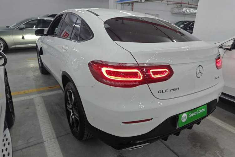 Used Mercedes-Benz GLC Coupe 2022 Refreshed GLC 260 4MATIC Coupe SUV Exterior 2