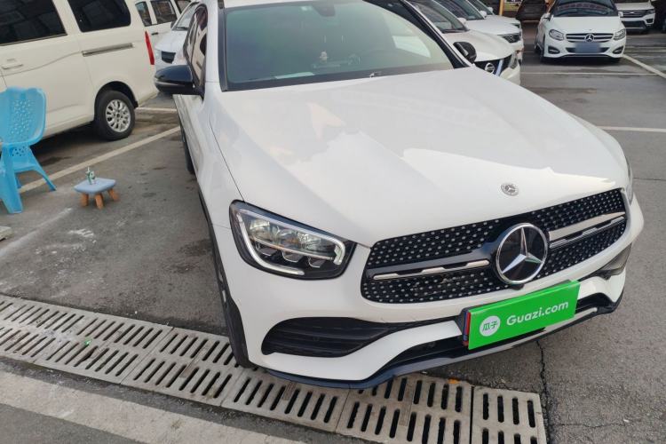 Used Mercedes-Benz GLC Coupe 2022 Refreshed GLC 260 4MATIC Coupe SUV Front Right 45 Deg