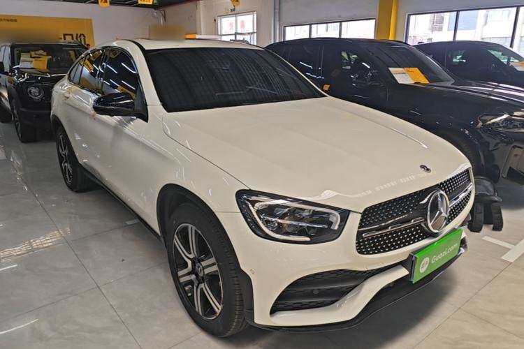 Used Mercedes-Benz GLC Coupe 2022 Refreshed GLC 260 4MATIC Coupe SUV Front Right 45 Deg