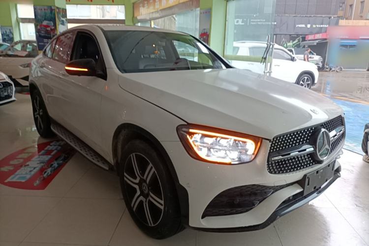 Used Mercedes-Benz GLC Coupe 2022 Refreshed GLC 260 4MATIC Coupe SUV Front Right 45 Deg