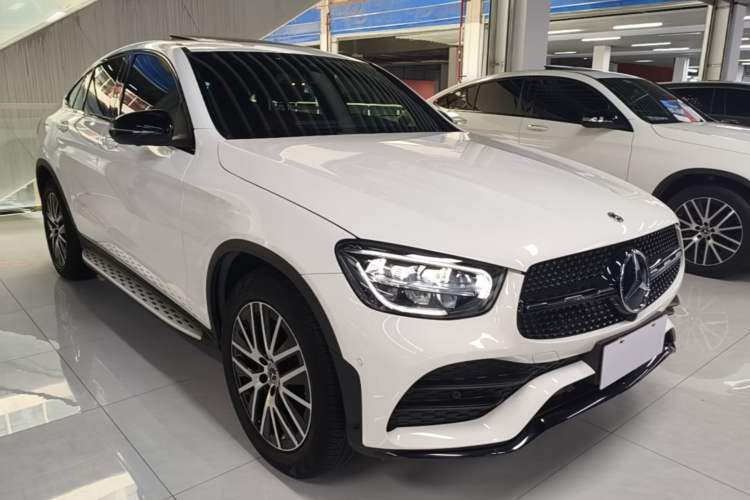 Used Mercedes-Benz GLC Coupe 2022 Refreshed GLC 300 4MATIC Coupe SUV Front Right 45 Deg
