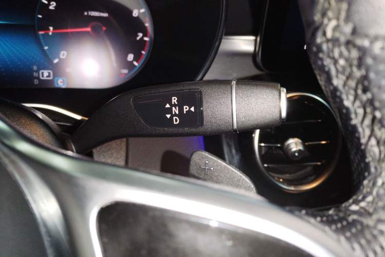 Used Mercedes-Benz GLC Coupe 2022 Refreshed GLC 260 4MATIC Coupe SUV Gear Lever