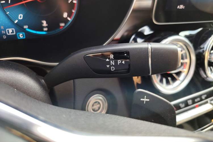Used Mercedes-Benz GLC Coupe 2022 Refreshed GLC 260 4MATIC Coupe SUV Gear Lever