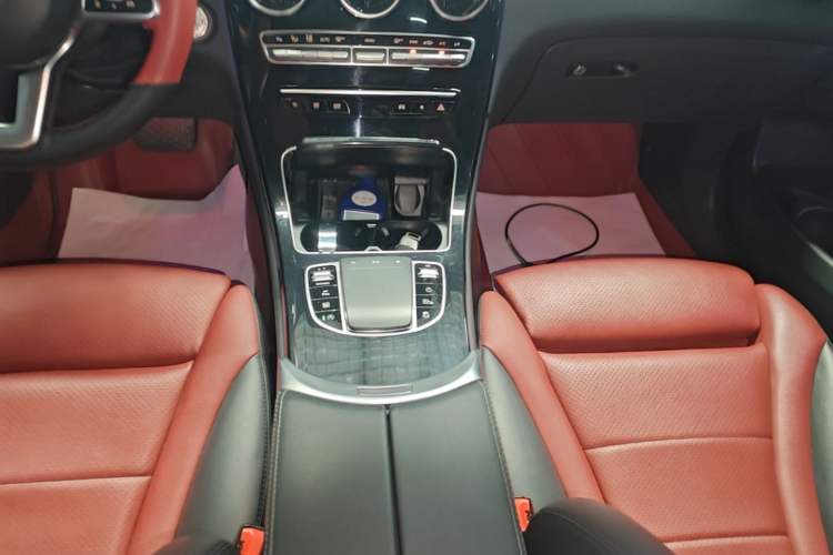Used Mercedes-Benz GLC Coupe 2022 Refreshed GLC 260 4MATIC Coupe SUV Gear Lever