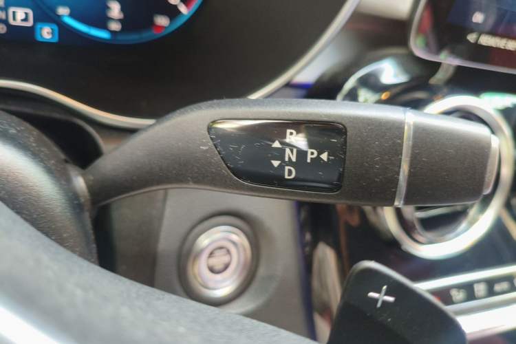 Used Mercedes-Benz GLC Coupe 2022 Refreshed GLC 260 4MATIC Coupe SUV Gear Lever