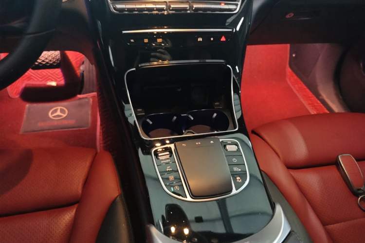Used Mercedes-Benz GLC Coupe 2022 Refreshed GLC 260 4MATIC Coupe SUV Gear Lever