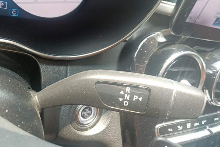 Used Mercedes-Benz GLC Coupe 2022 Refreshed GLC 260 4MATIC Coupe SUV Gear Lever