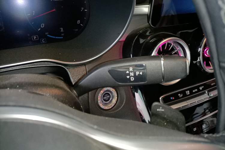 Used Mercedes-Benz GLC Coupe 2022 Refreshed GLC 260 4MATIC Coupe SUV Gear Lever