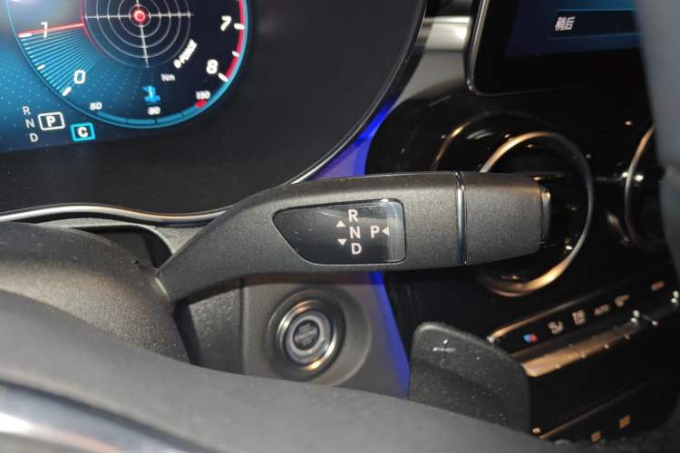 Used Mercedes-Benz GLC Coupe 2022 Refreshed GLC 260 4MATIC Coupe SUV Gear Lever