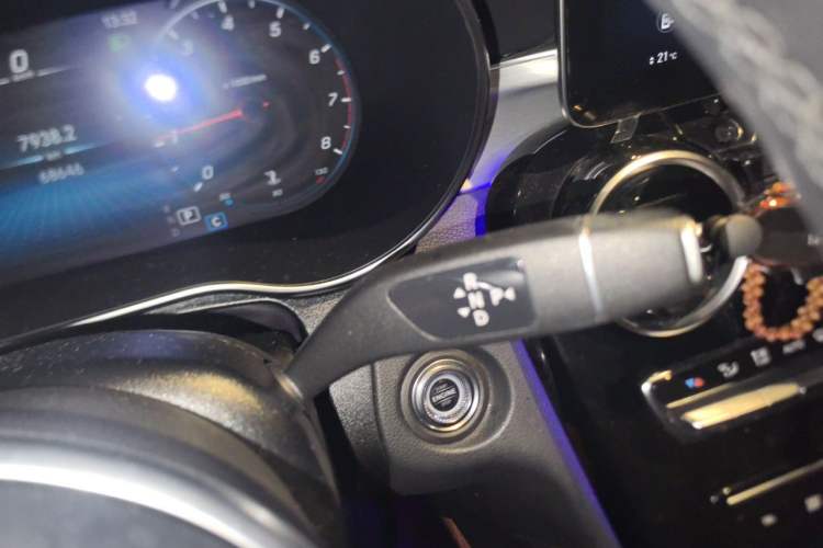 Used Mercedes-Benz GLC Coupe 2022 Refreshed GLC 260 4MATIC Coupe SUV Gear Lever