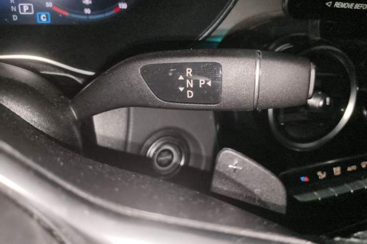 Used Mercedes-Benz GLC Coupe 2022 Refreshed GLC 260 4MATIC Coupe SUV Gear Lever
