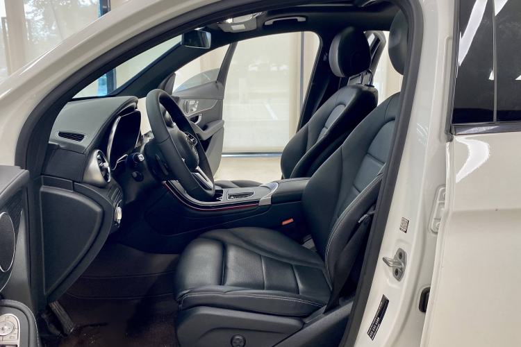 Used Mercedes-Benz GLC Coupe 2022 Refreshed GLC 300 4MATIC Coupe SUV Interior 7