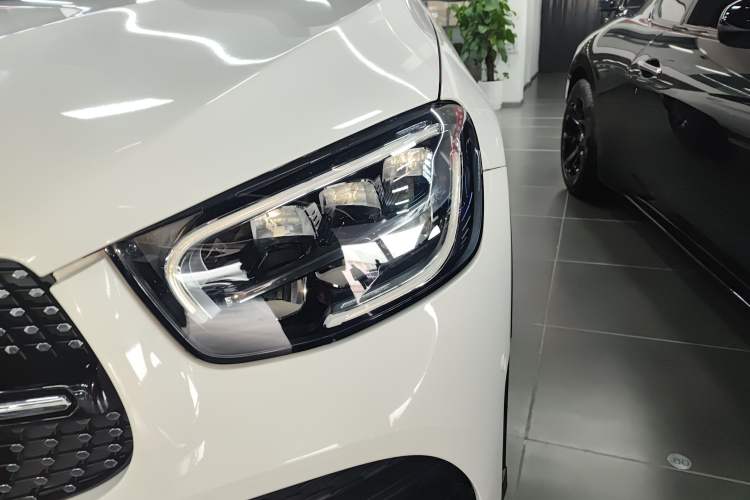 Used Mercedes-Benz GLC Coupe 2022 Refreshed GLC 300 4MATIC Coupe SUV Left Front Headlight