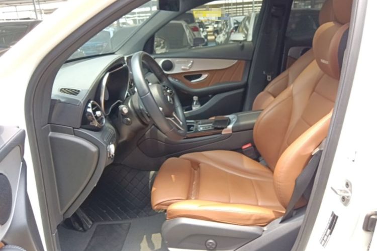 Used Mercedes-Benz GLC Coupe 2022 Refreshed GLC 260 4MATIC Coupe SUV Left Front Seat