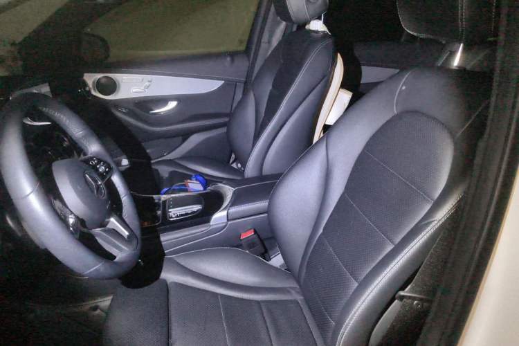 Used Mercedes-Benz GLC Coupe 2022 Refreshed GLC 260 4MATIC Coupe SUV Left Front Seat