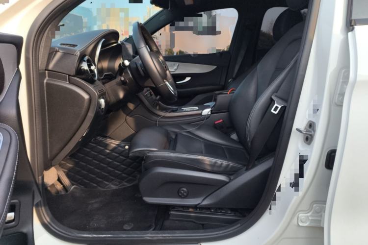 Used Mercedes-Benz GLC Coupe 2022 Refreshed GLC 260 4MATIC Coupe SUV Left Front Seat