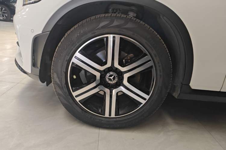 Used Mercedes-Benz GLC Coupe 2022 Refreshed GLC 260 4MATIC Coupe SUV Left Front Wheel Hub