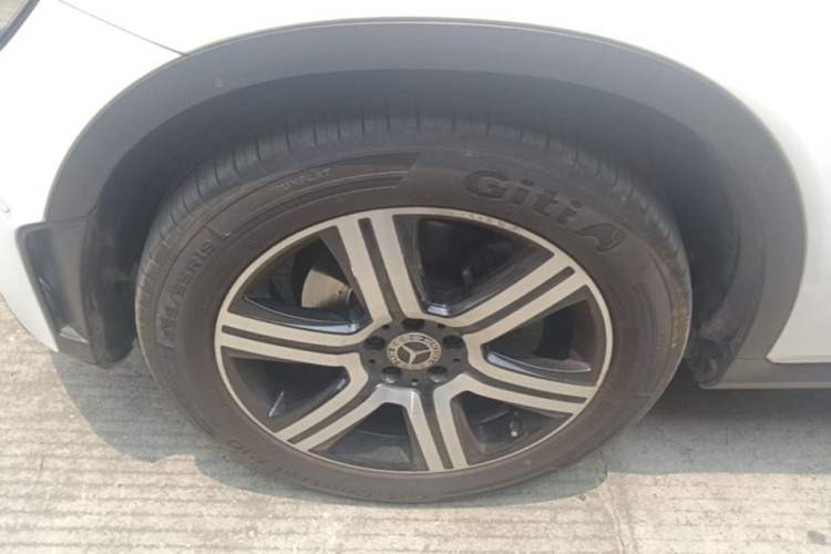 Used Mercedes-Benz GLC Coupe 2022 Refreshed GLC 260 4MATIC Coupe SUV Left Front Wheel Hub