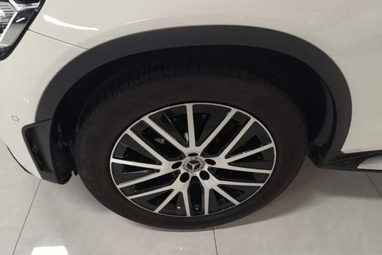 Used Mercedes-Benz GLC Coupe 2022 Refreshed GLC 300 4MATIC Coupe SUV Left Front Wheel Hub