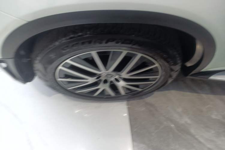 Used Mercedes-Benz GLC Coupe 2022 Refreshed GLC 300 4MATIC Coupe SUV Left Front Wheel Hub