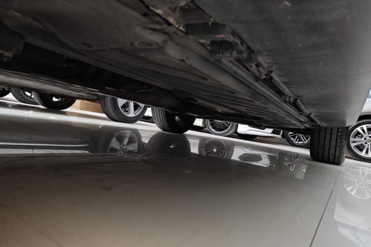 Used Mercedes-Benz GLC Coupe 2022 Refreshed GLC 260 4MATIC Coupe SUV Left Side Sill