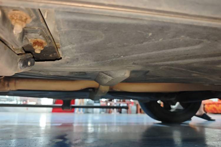 Used Mercedes-Benz GLC Coupe 2022 Refreshed GLC 260 4MATIC Coupe SUV Left Side Sill