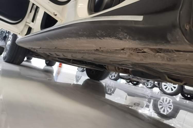 Used Mercedes-Benz GLC Coupe 2022 Refreshed GLC 300 4MATIC Coupe SUV Left Side Sill