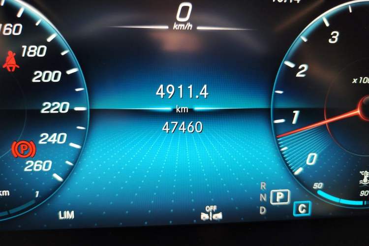 Used Mercedes-Benz GLC Coupe 2022 Refreshed GLC 260 4MATIC Coupe SUV Odometer Close Up