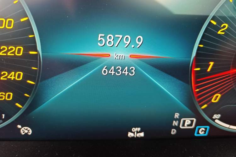 Used Mercedes-Benz GLC Coupe 2022 Refreshed GLC 260 4MATIC Coupe SUV Odometer Close Up