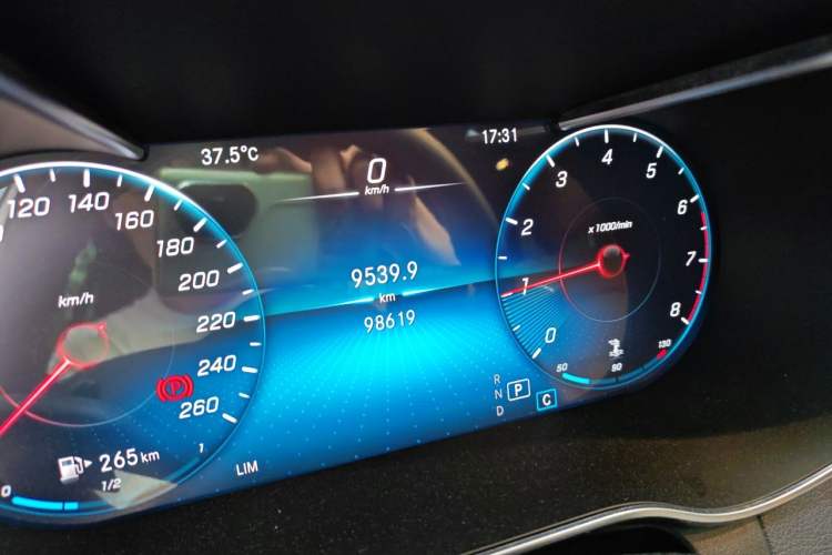 Used Mercedes-Benz GLC Coupe 2022 Refreshed GLC 260 4MATIC Coupe SUV Odometer Close Up