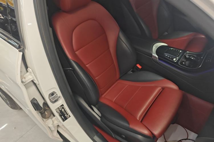 Used Mercedes-Benz GLC Coupe 2022 Refreshed GLC 260 4MATIC Coupe SUV Right Front Seat