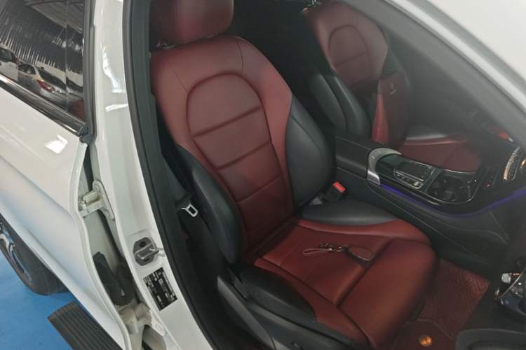 Used Mercedes-Benz GLC Coupe 2022 Refreshed GLC 260 4MATIC Coupe SUV Right Front Seat