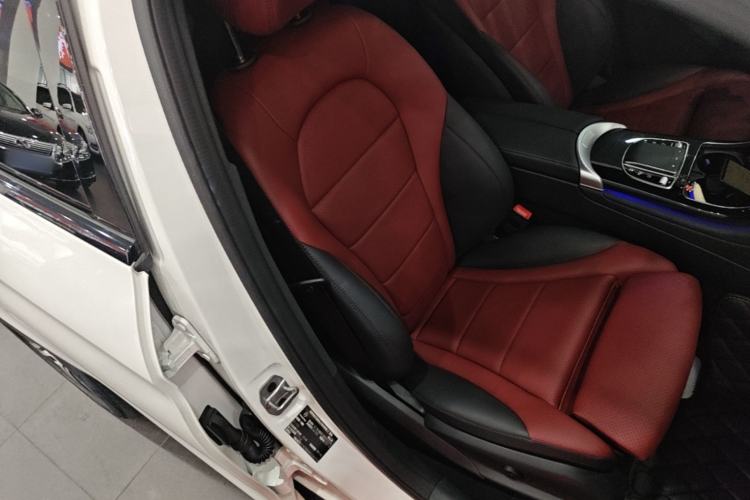 Used Mercedes-Benz GLC Coupe 2022 Refreshed GLC 260 4MATIC Coupe SUV Right Front Seat