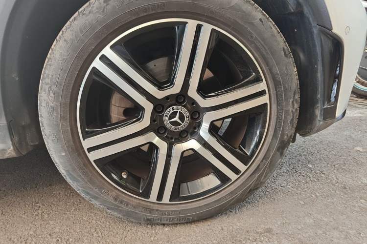 Used Mercedes-Benz GLC Coupe 2022 Refreshed GLC 260 4MATIC Coupe SUV Right Front Wheel Hub