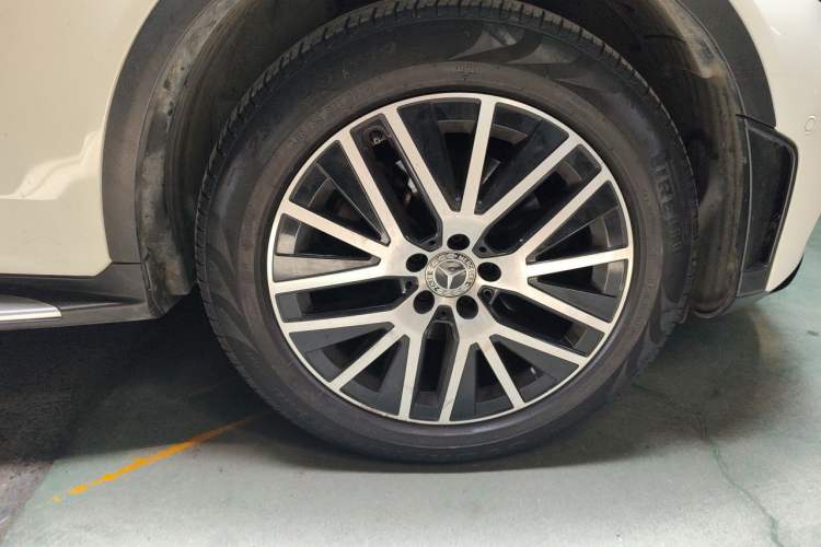 Used Mercedes-Benz GLC Coupe 2022 Refreshed GLC 300 4MATIC Coupe SUV Right Front Wheel Hub
