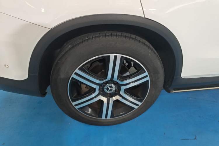 Used Mercedes-Benz GLC Coupe 2022 Refreshed GLC 260 4MATIC Coupe SUV Right Rear Wheel Hub